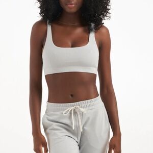 NWT Vuori Luxe Ribbed Daily Bra PALE GREY